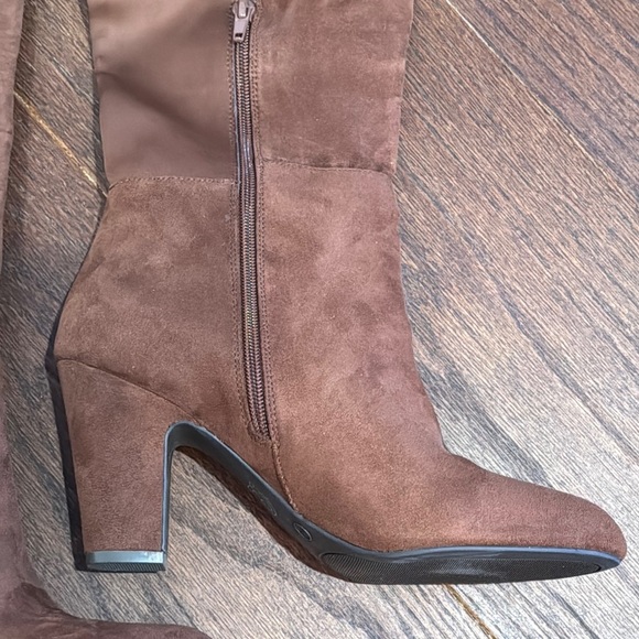 NWOT Chinese Laundry Brown Suede and Nylon Knee-High Women's Boots Size 8.5 - Picture 2 of 7